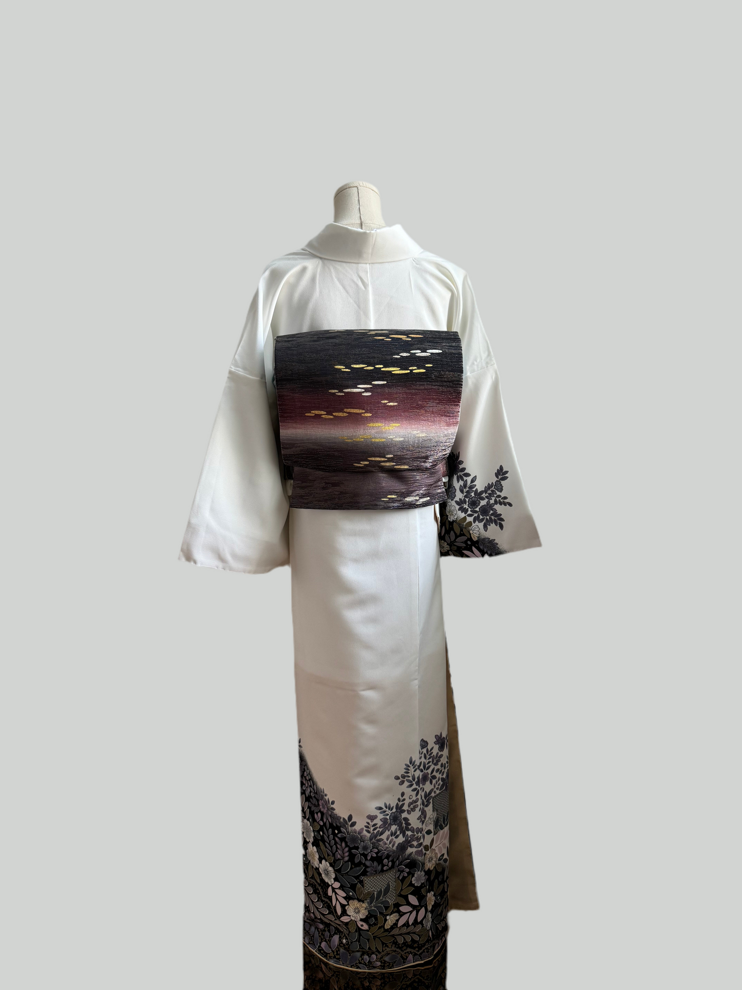 Rent for White Kimono & Red Silver Obi (Size L)