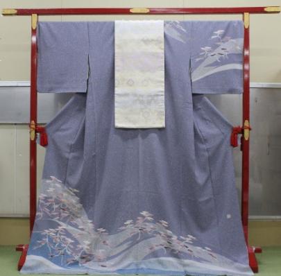 Rent for the Japanese Pure Silk Kimono (Size M)