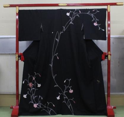 Rent for the Japanese Pure Silk Kimono (Size M)